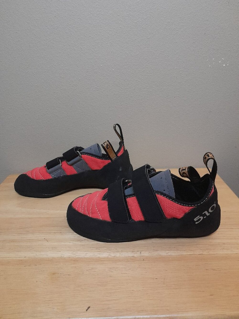 Five Ten 5.10 Coyote VCS Canvas Rock Climbing Shoes Stealth Rubber C4 W7.5